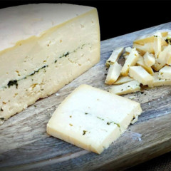 Taste the gooey goodness of White Gold Creamery cheese