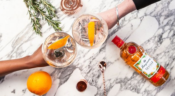 Sip your way into the new season at this pop-up riverfront gin bar