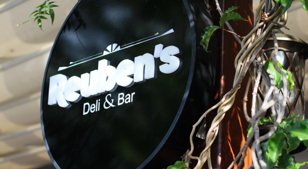 Taste the iconic flavours of New York City at Reuben&#8217;s Deli &#038; Bar in Paddington