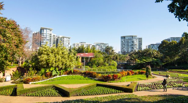 Warrior playgrounds, frisbee golf and sun-soaked picnic spots – the best parks to explore in Brisbane