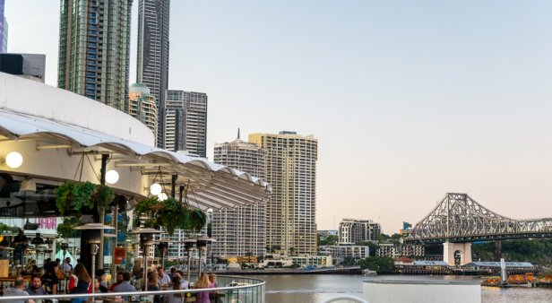 Puttin&#8217; on the (sp)ritz – sesh by the river at Eagle Street Pier&#8217;s pop-up Aperol bar