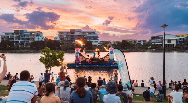 Buskers by the lake