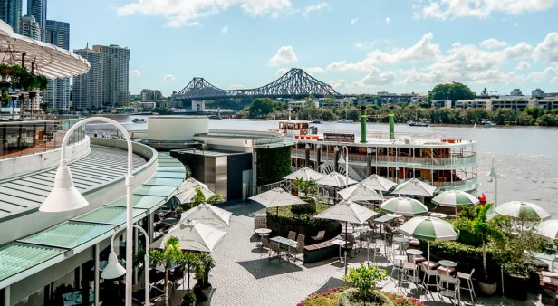 Eagle Street Pier Mumm Champagne Pop-Up Bar