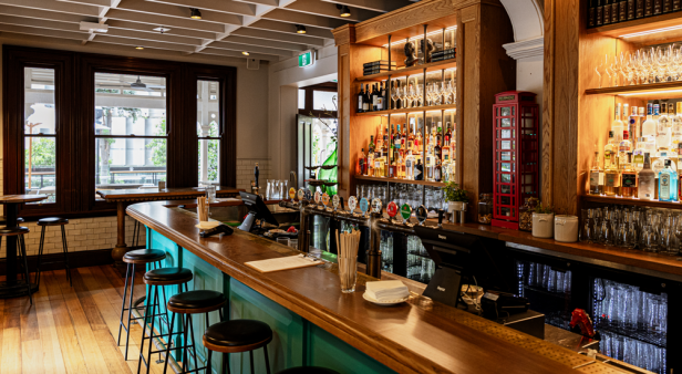 South Brisbane&#8217;s new British-style gastropub The Rose &#038; Crown is now serving cask beer and Sunday roasts