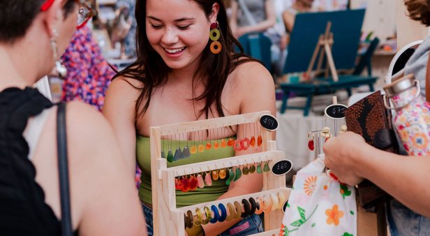 The Earring Market